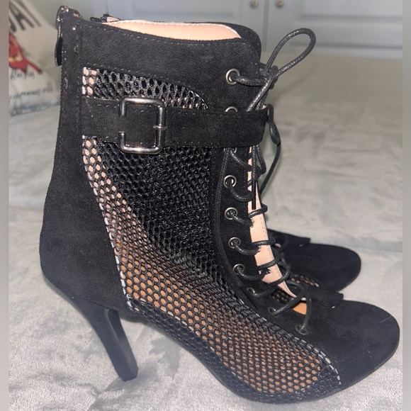 Peep toe mesh, high heel booty. - Picture 2 of 8